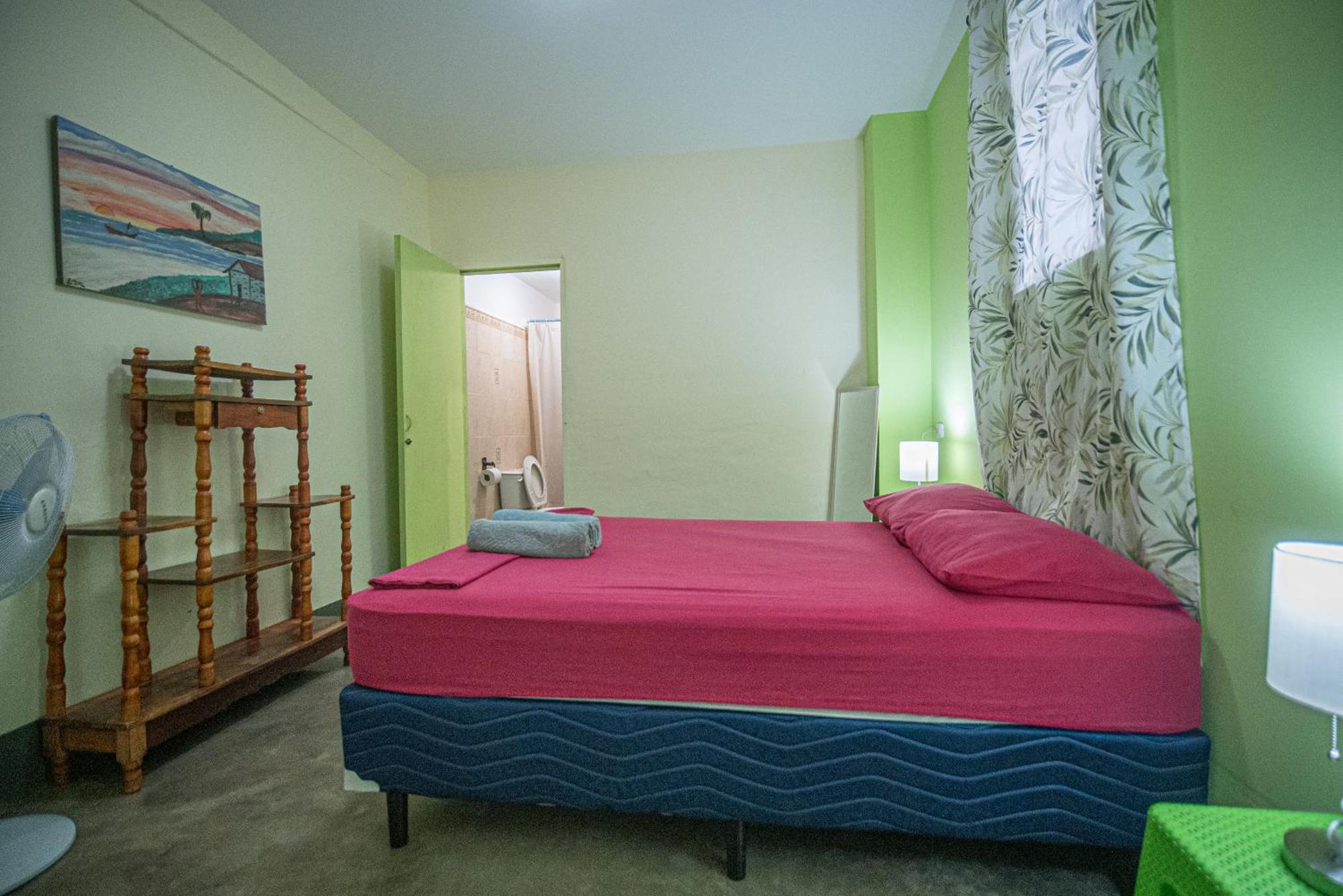Hostal Mochilas กรานาดา ภายนอก รูปภาพ