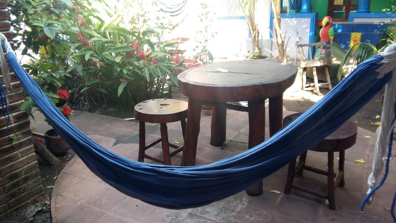 Hostal Mochilas กรานาดา ภายนอก รูปภาพ